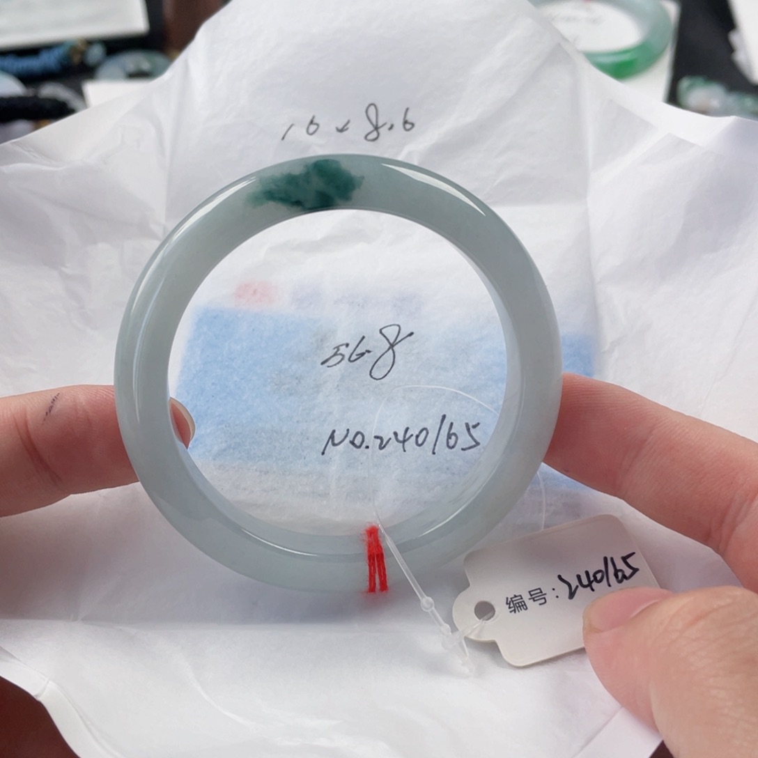 翡翠手镯未镶嵌56.8正圈