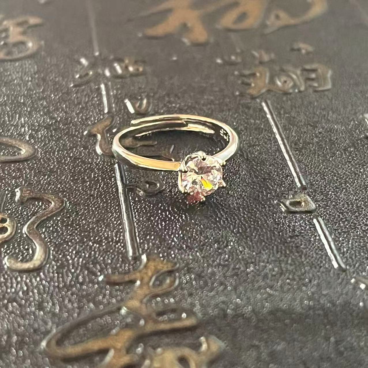 铜合金莫桑石戒指 【爱情】高端轻奢克拉莫桑【贝玺】（多样性）