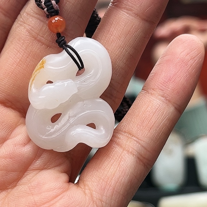 和田玉颈饰未镶嵌