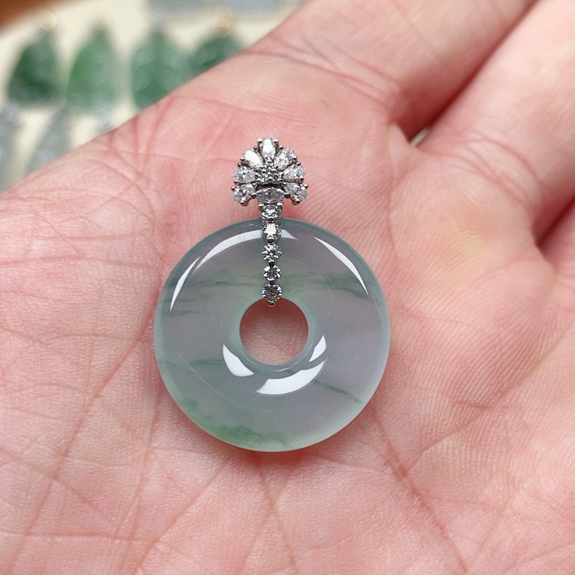 【闪购商品】翡翠吊坠(不含链)18K金镶嵌