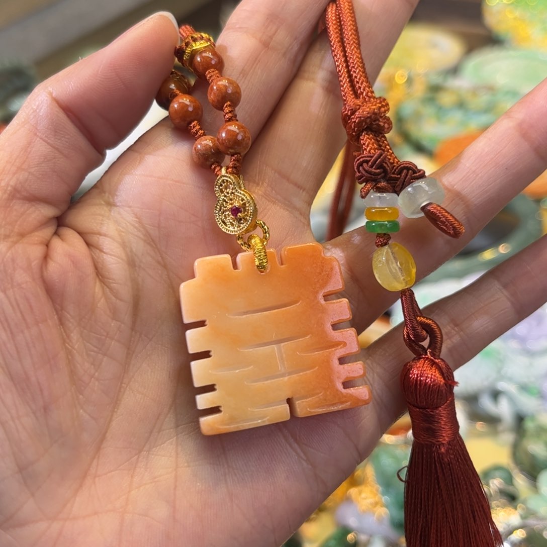 翡翠颈饰未镶嵌待编款