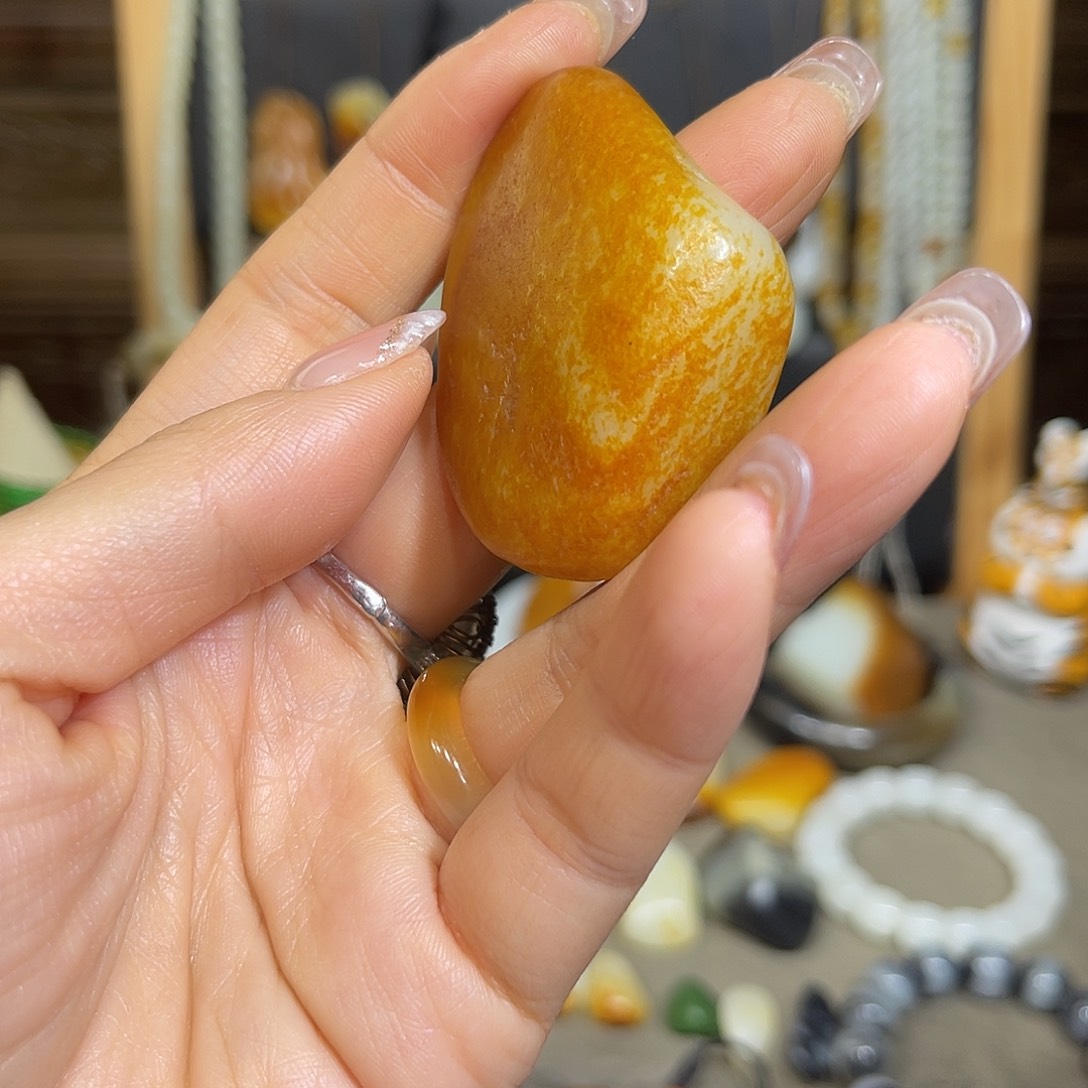 和田玉未镶嵌颈饰青*