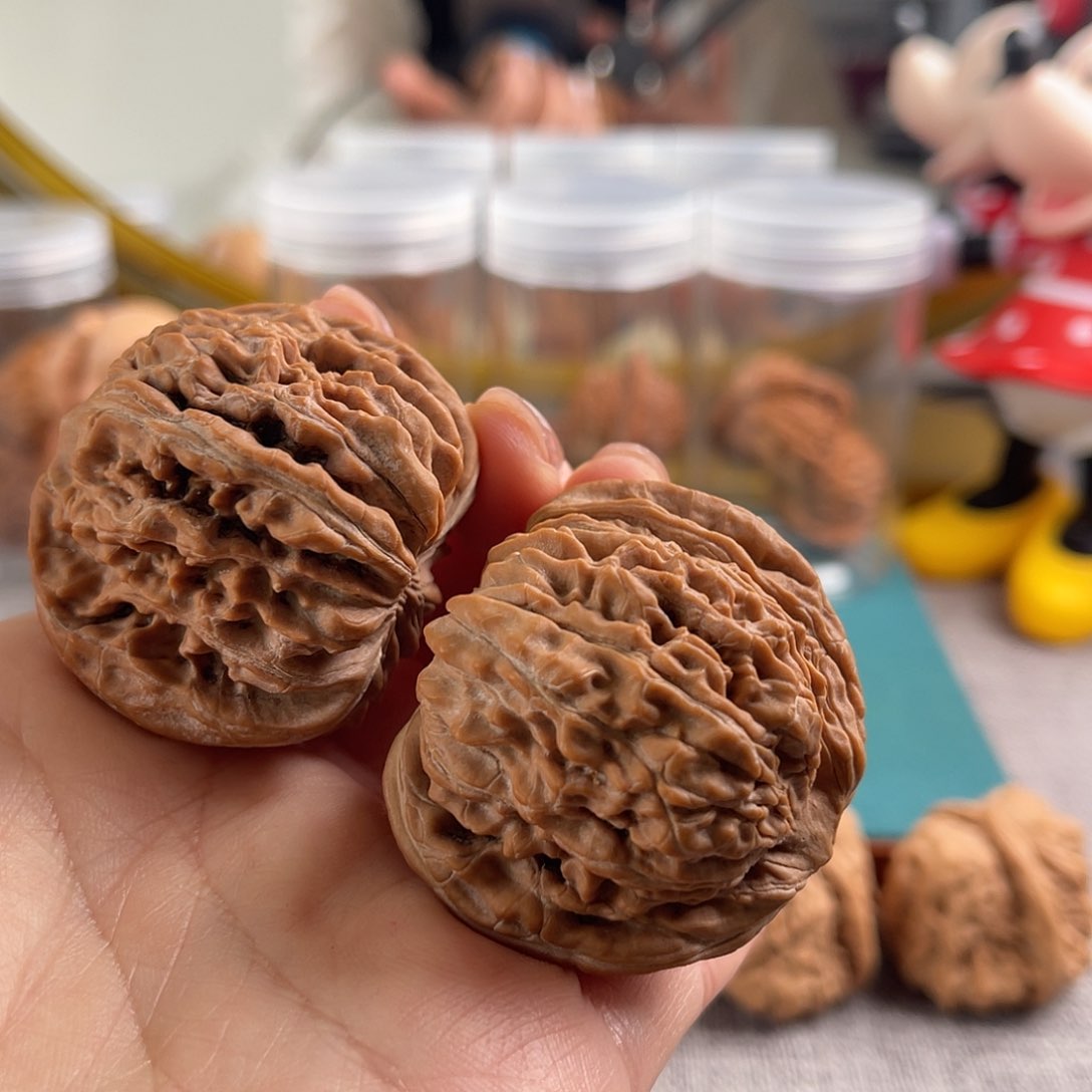 文玩核桃吊坠孙*生46四座楼全品