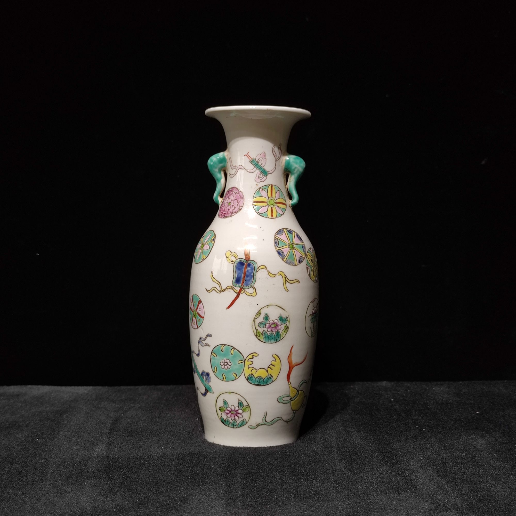 【闪购商品】 Ee1 清同治 粉彩皮球花赏瓶.