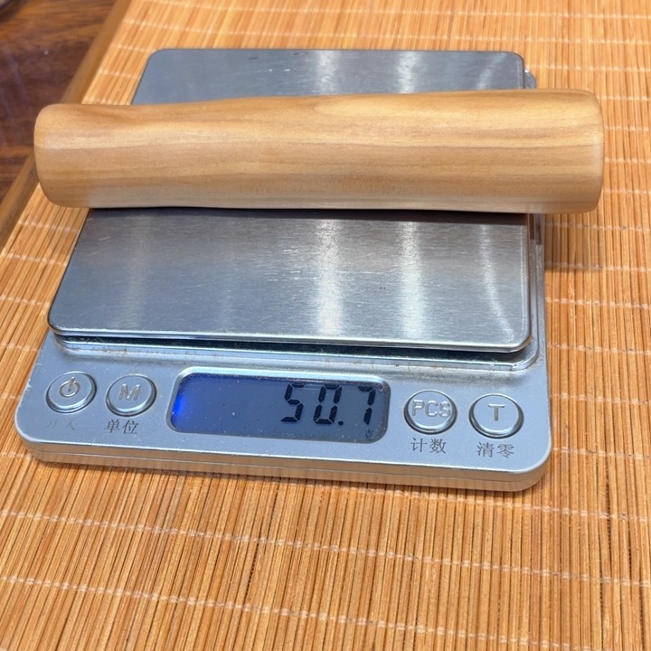 檀香木其他用****8老山檀香手把件50克