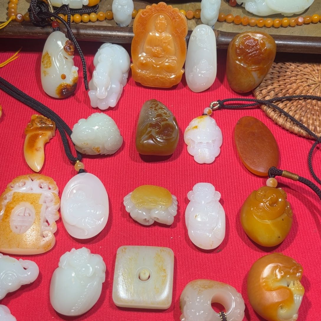 和田玉颈饰未镶嵌