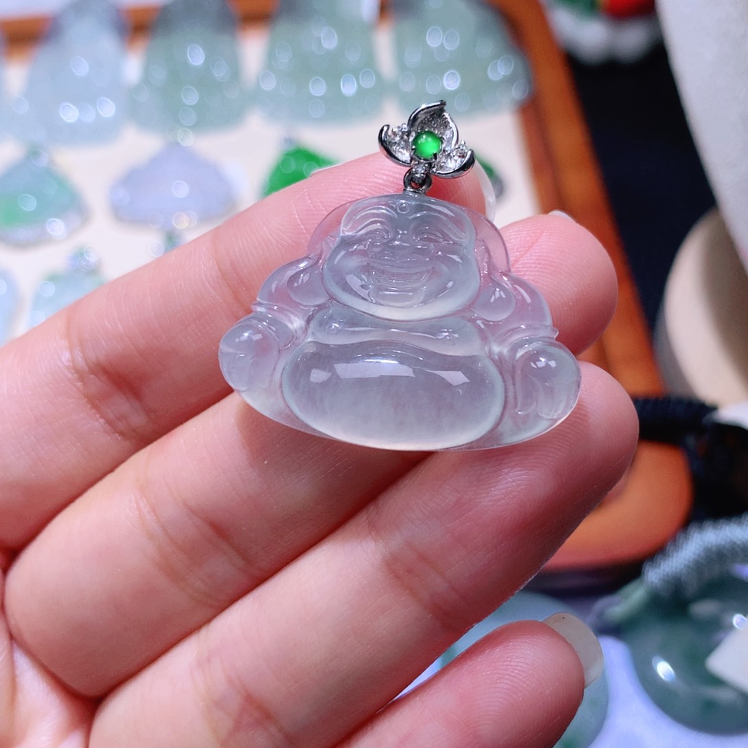 颈饰18K金镶嵌翡翠佛公