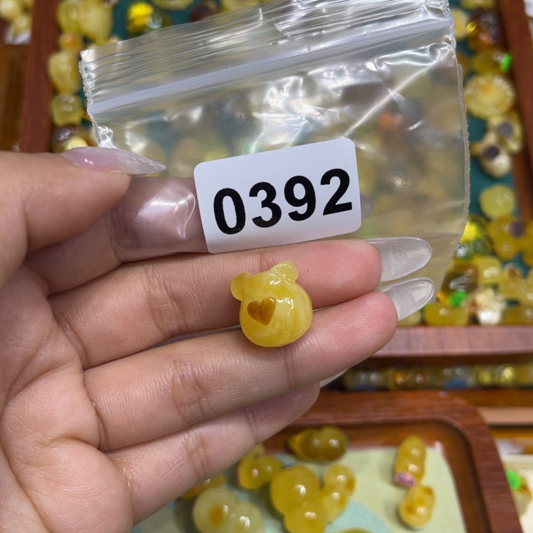 琥珀珠宝奇石未镶嵌