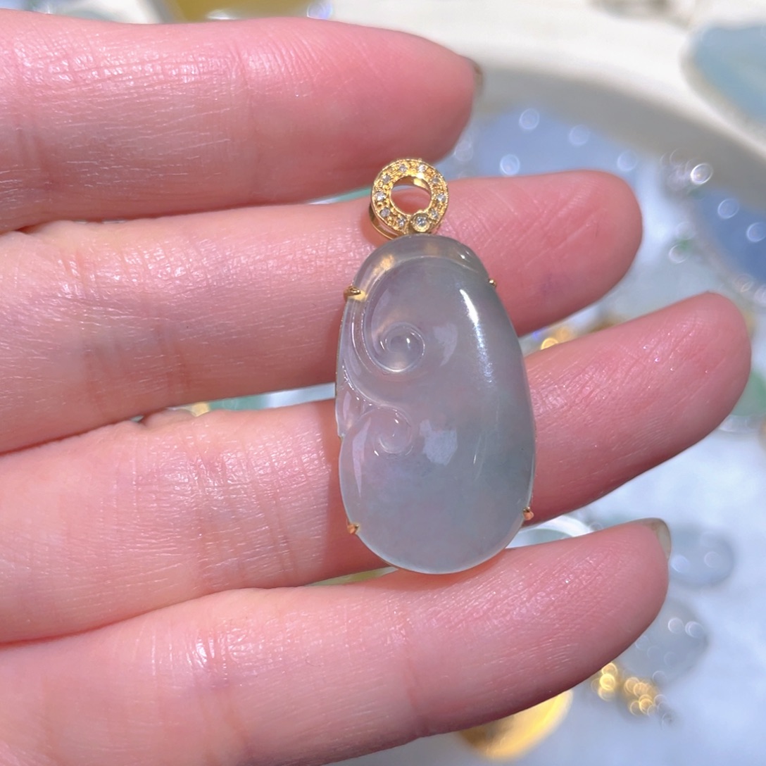 翡翠颈饰18K金镶嵌翡翠