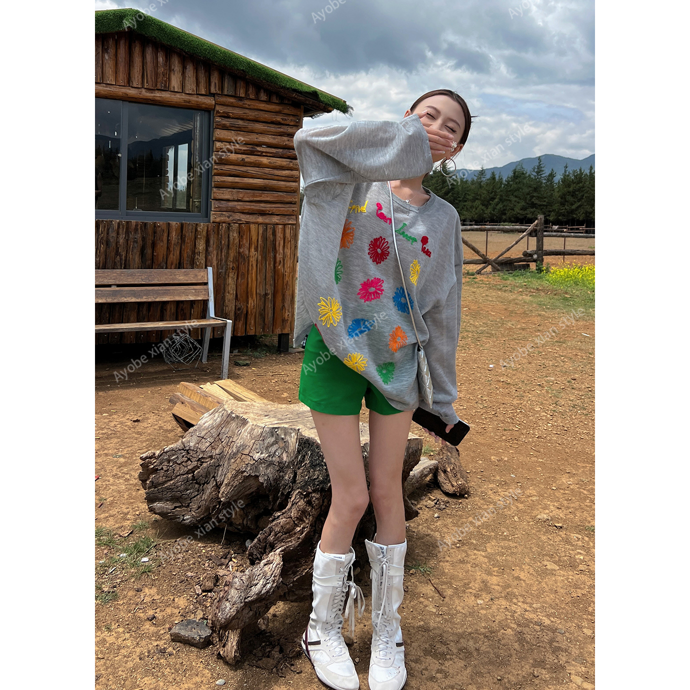 AYOBE小贤/龙井知春  简约百搭翘臀高腰小热裤紧身性感辣妹短裤