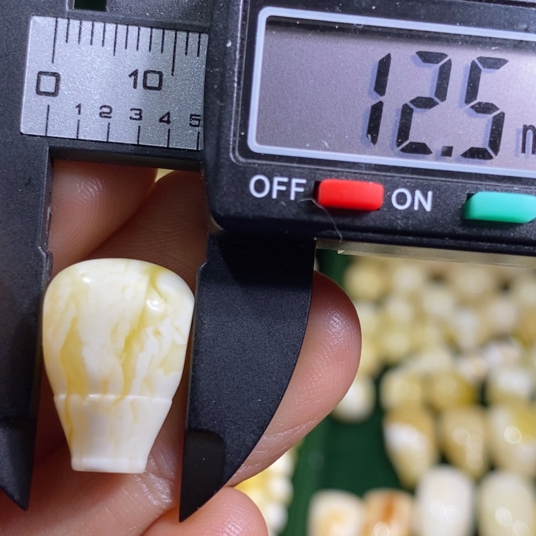 蜜蜡未镶嵌裸石配饰