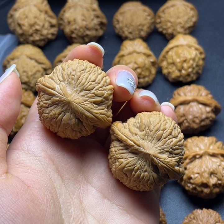 文玩核桃吊坠39绣球