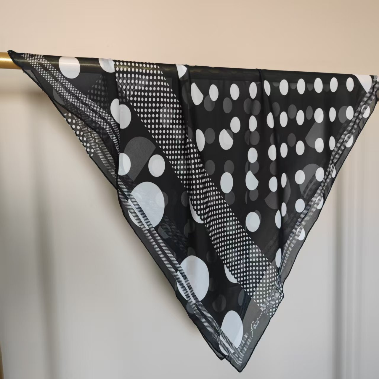 BZ出口订单 8姆米桑蚕丝88*88CM女士丝巾