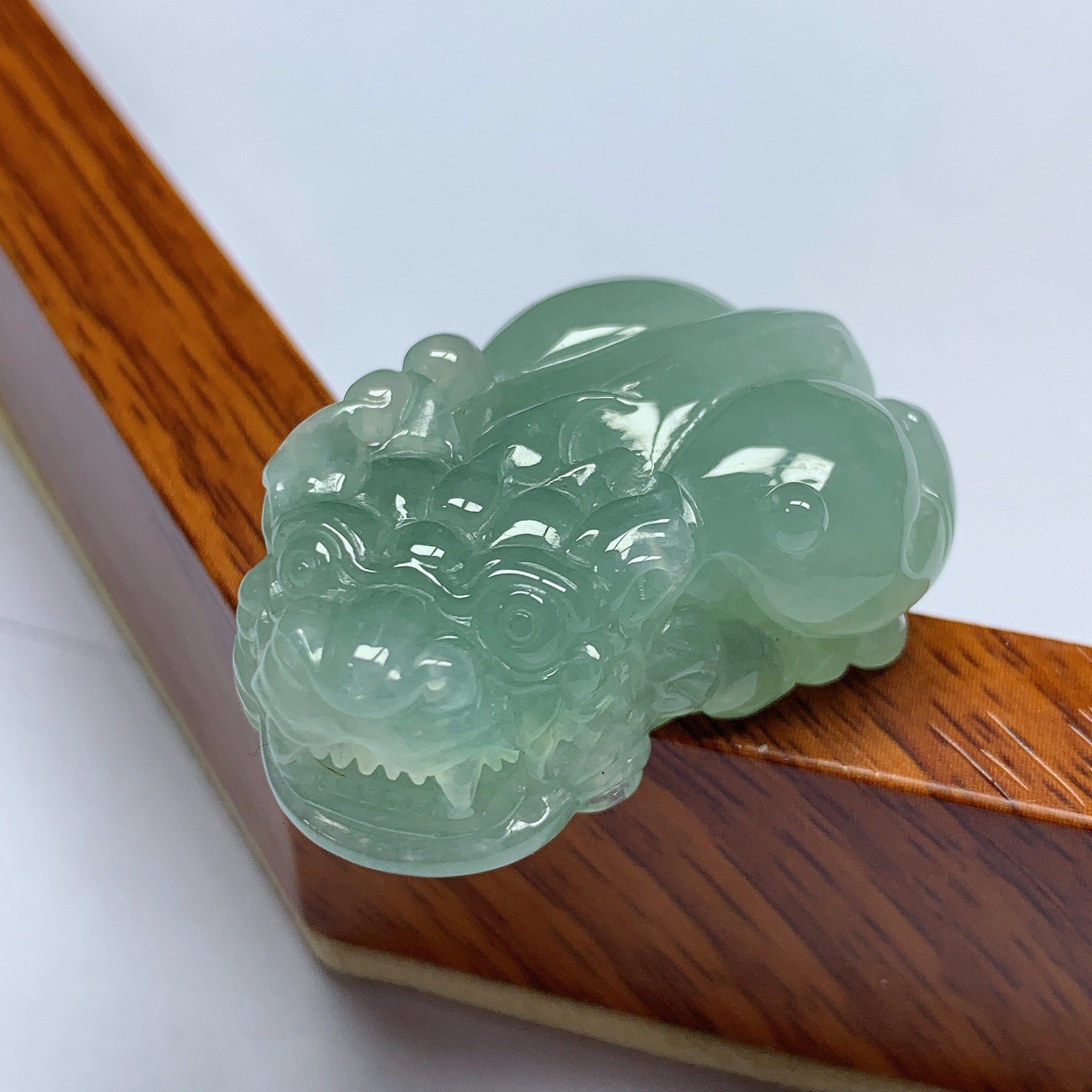 缅甸A货天然翡翠貔貅吊坠冰晴底貔貅挂件