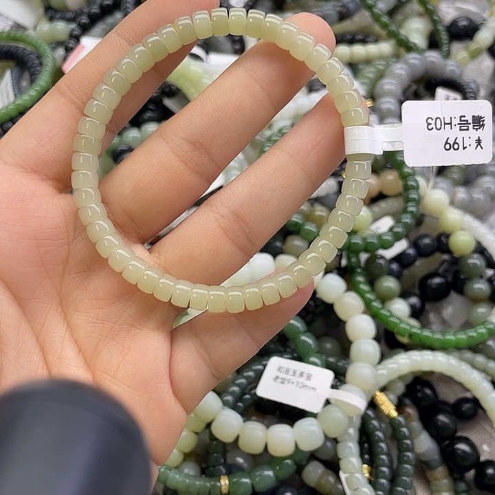 和田玉未镶嵌手串