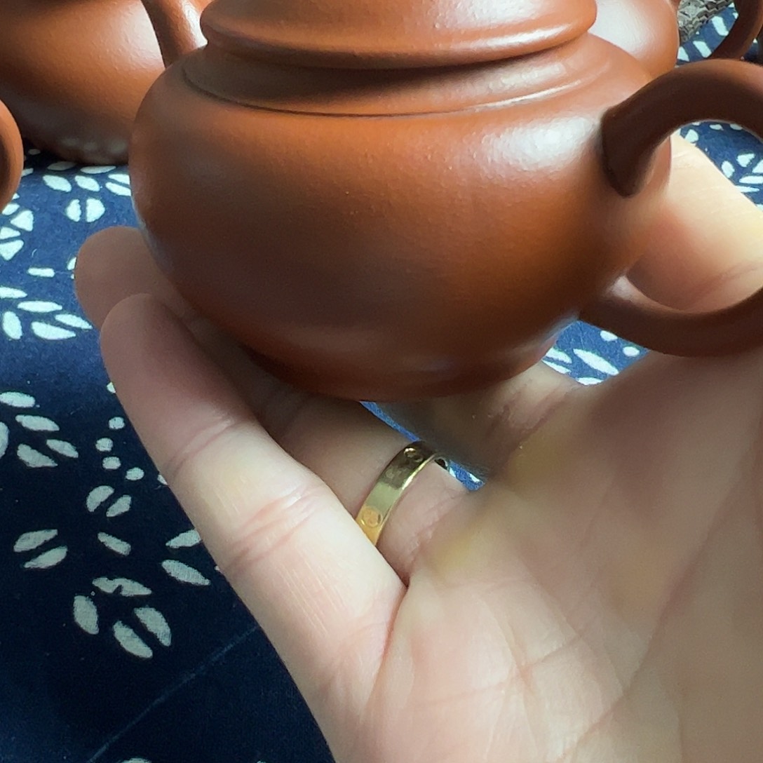 紫砂茶壶在*边1111111111111