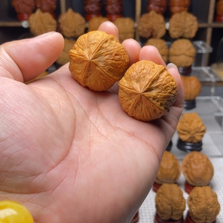 文玩核桃吊坠21聚宝四棱