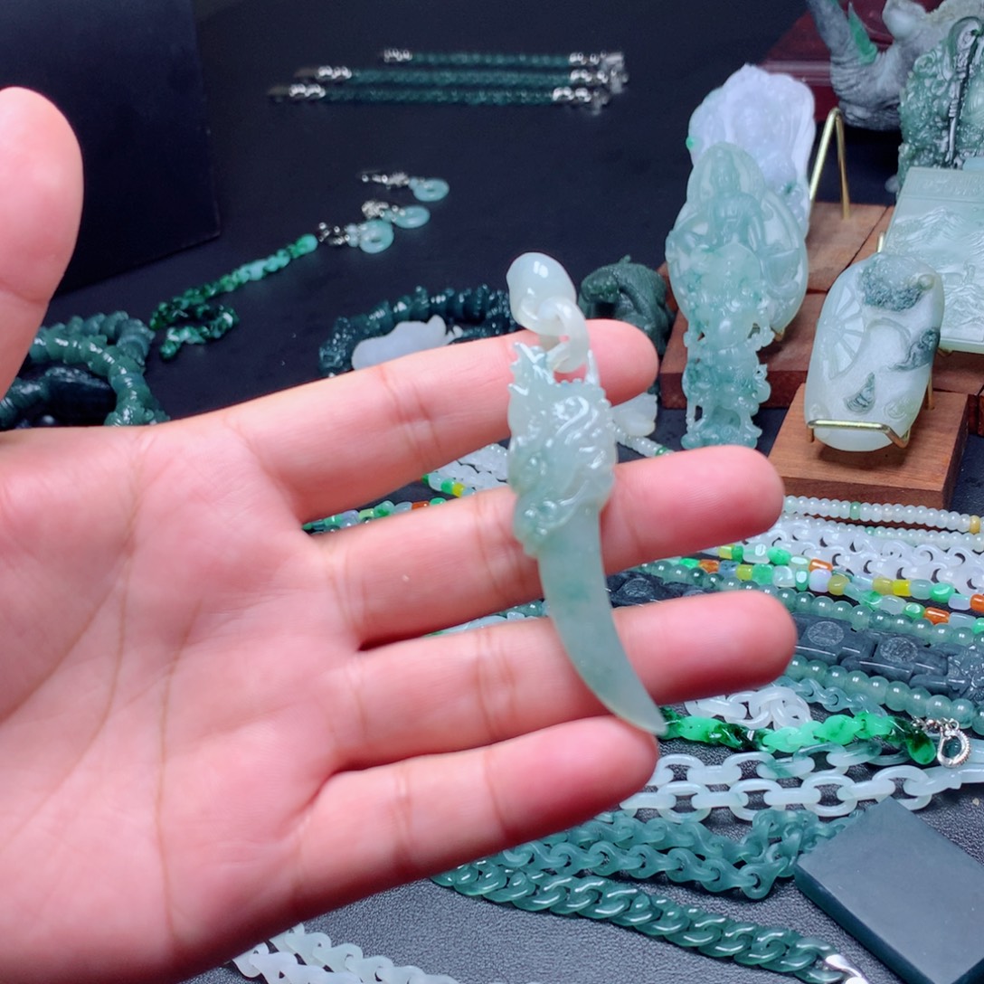 定制翡翠未镶嵌翡翠