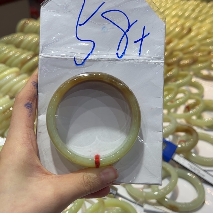 和田玉（糖玉）手镯未镶嵌