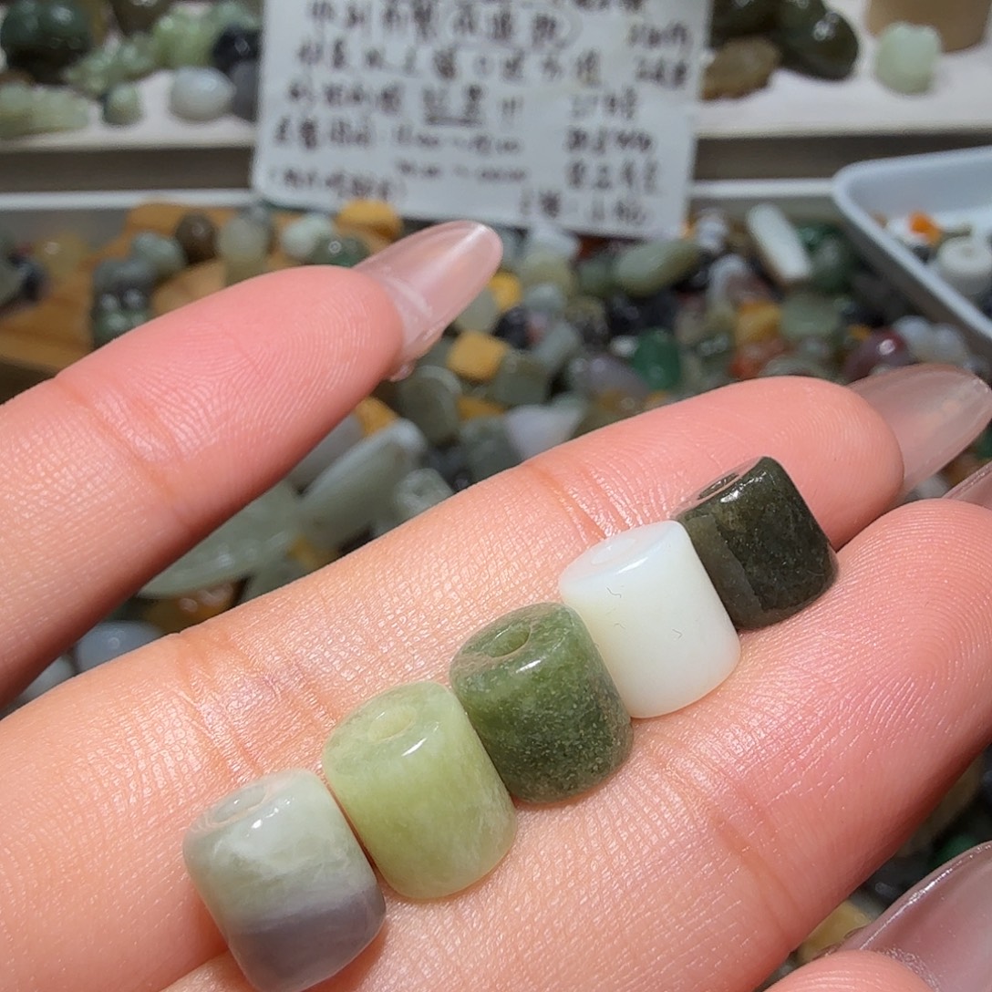 和田玉未镶嵌珠宝奇石