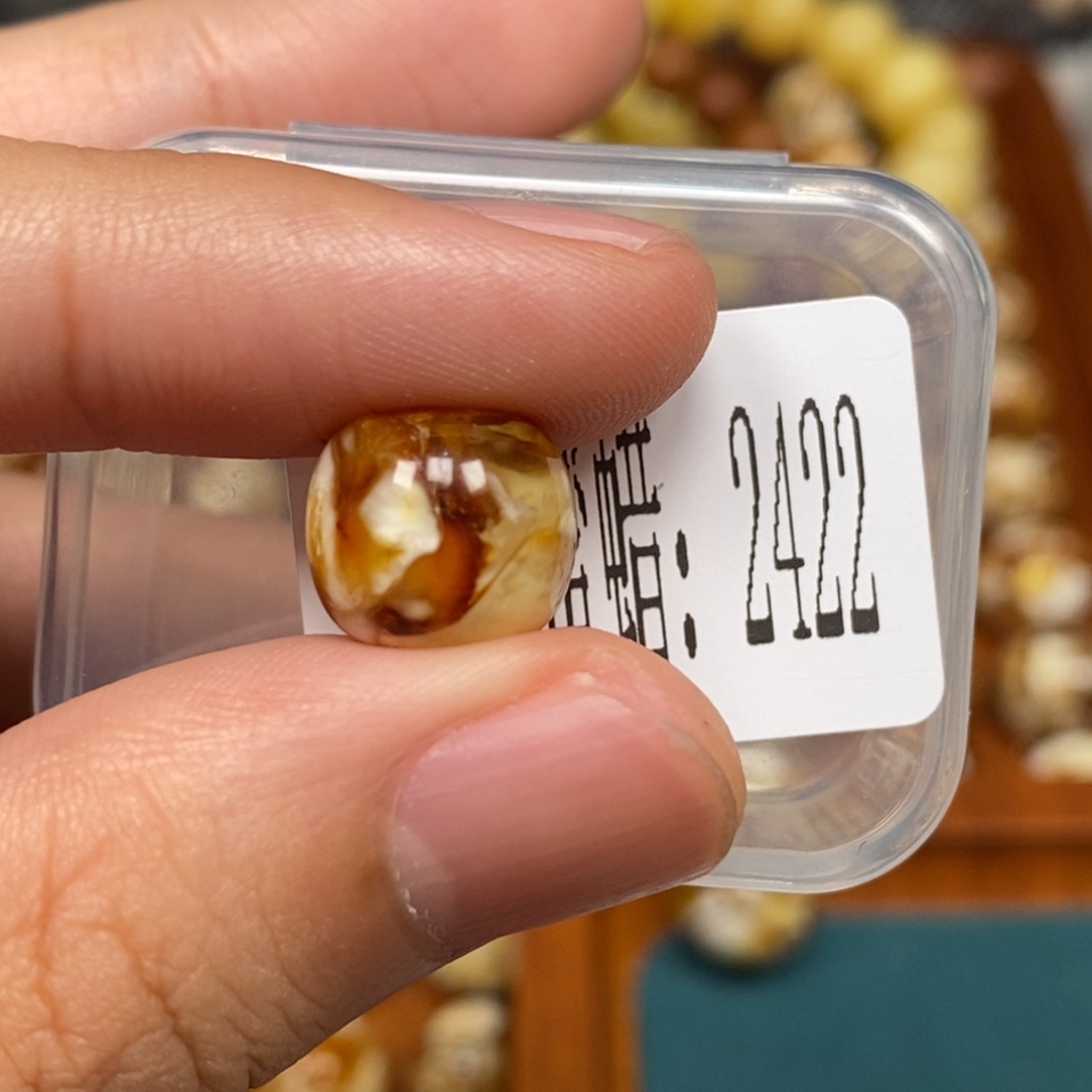 沁色蜜蜡未镶嵌2422