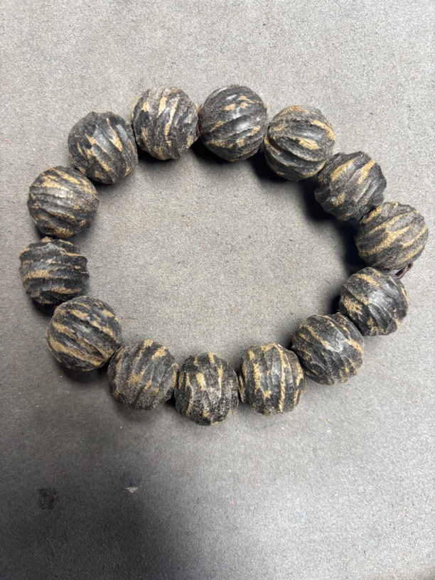 A162沉木圆珠手串