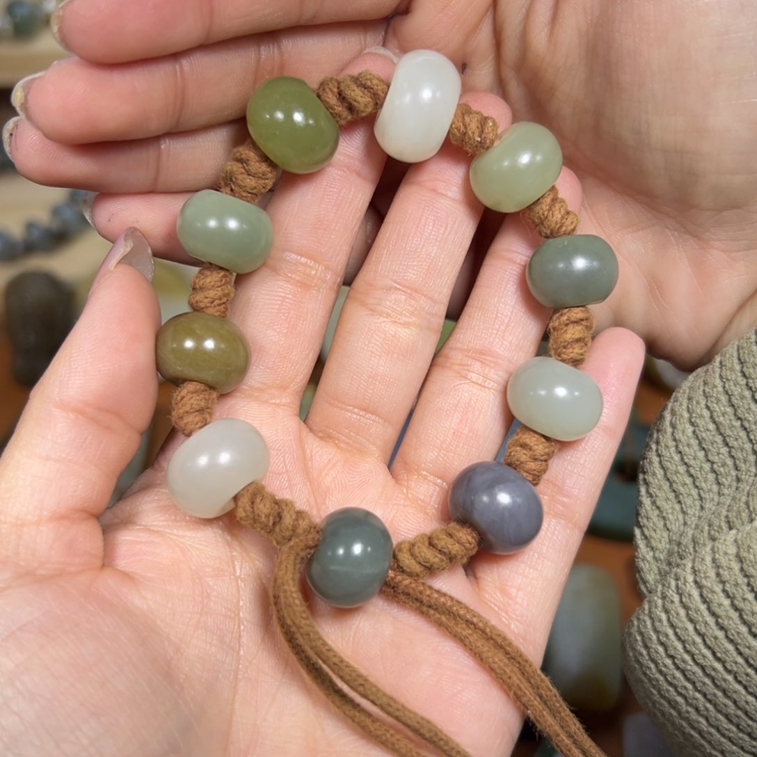 未镶嵌手链和田玉早*?