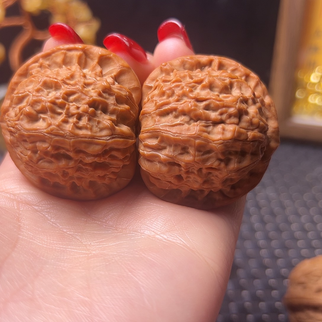 文玩核桃把件43金麒麟全品白茶