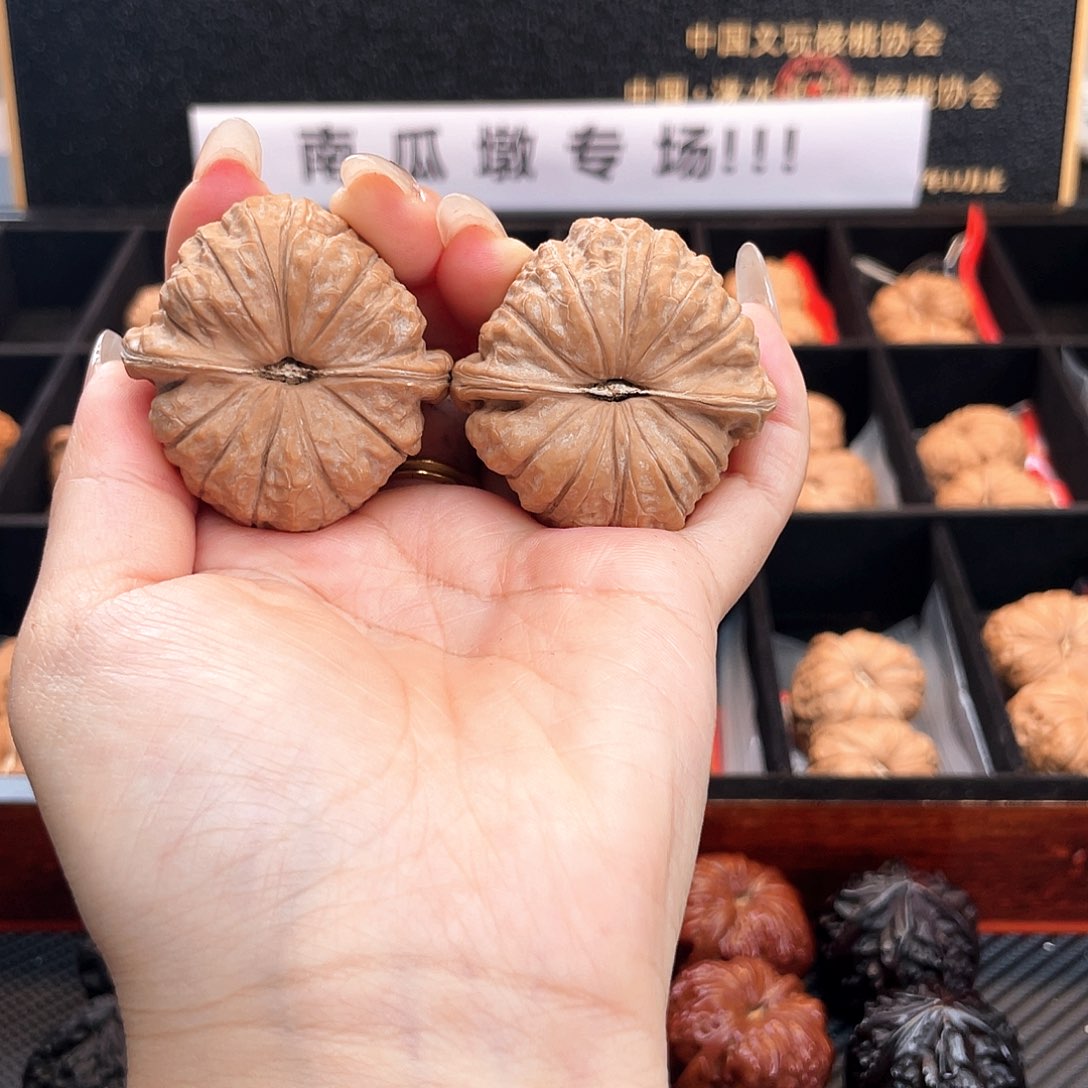 把件文玩核桃42南瓜全品近圆一字凹底近正肩42S3
