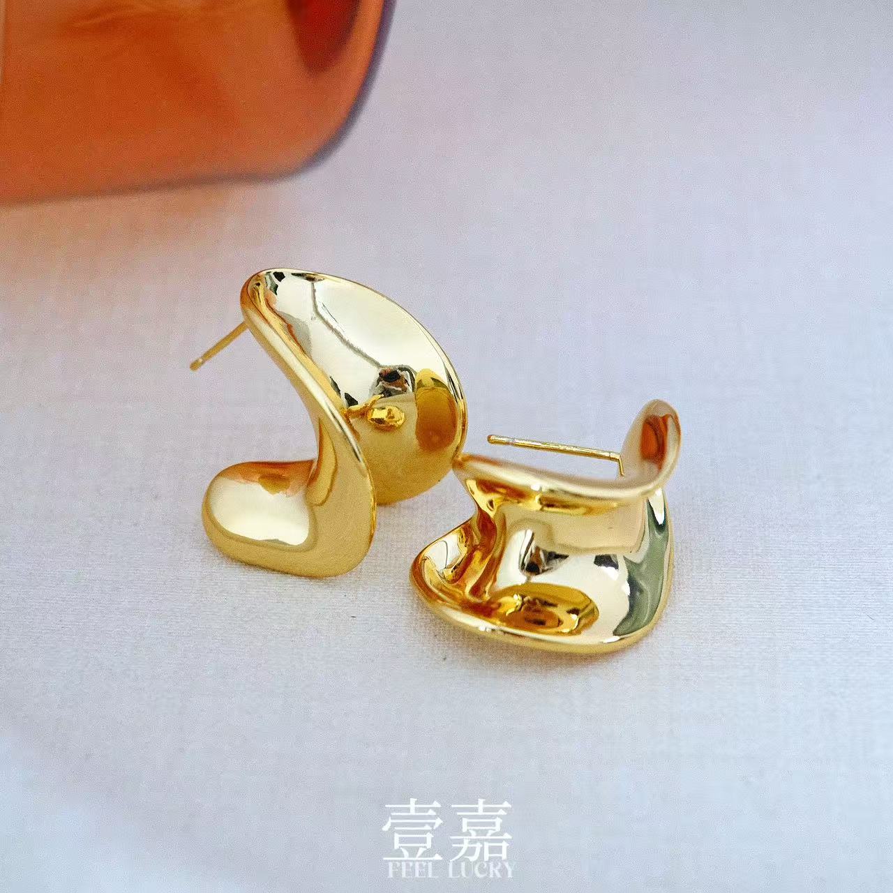 黄铜耳饰 壹嘉黄铜耳饰 法式气质简约设计扭扭镜面耳钉YJ224