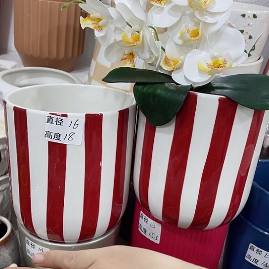 多肉绿植陶瓷花盆9.9包邮，有孔