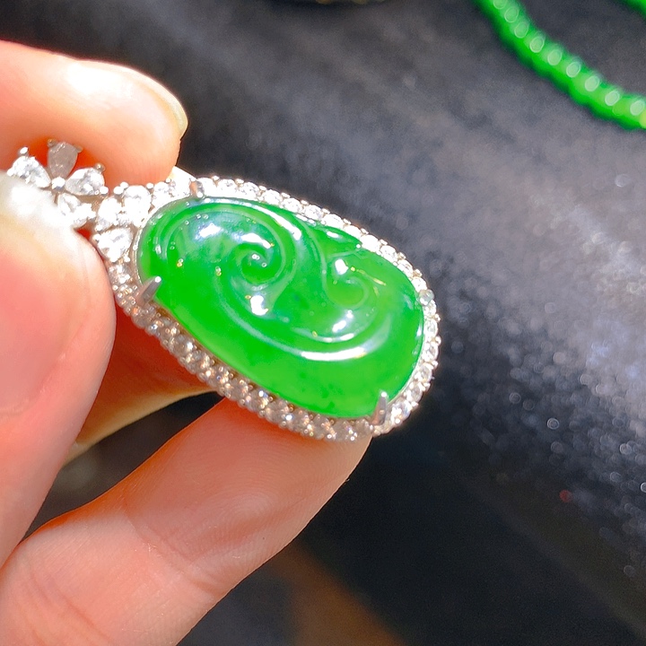 【闪购商品】翡翠颈饰银S925镶嵌翡翠