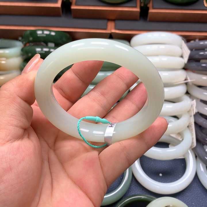 【闪购商品】未镶嵌手镯和田玉