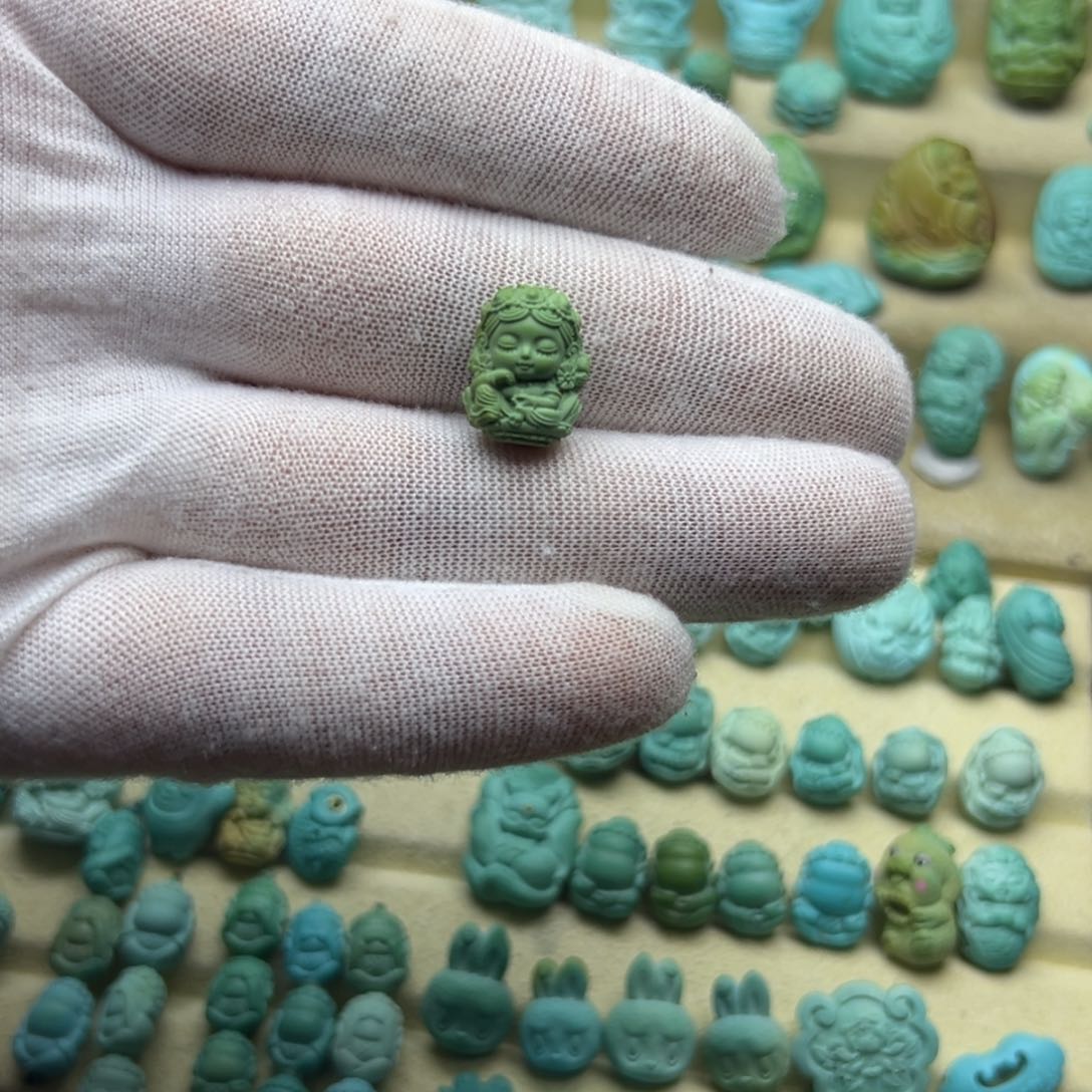 未镶嵌绿松石颈饰