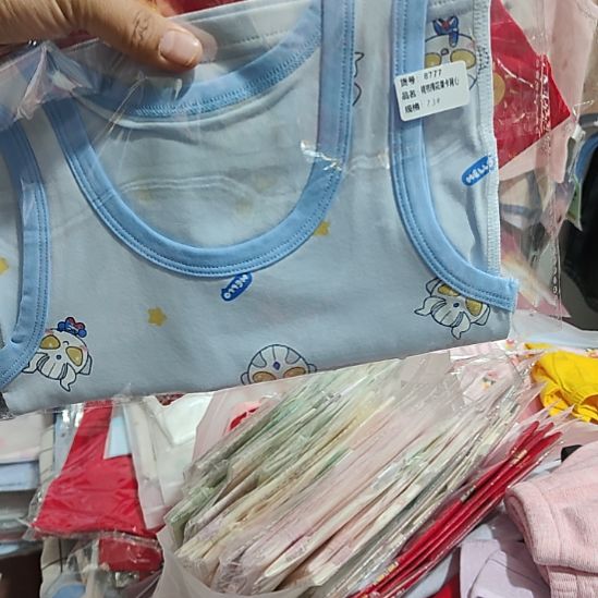 自选73码小背心两件