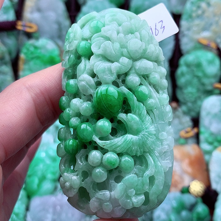 翡翠吊坠(不含链)未镶嵌