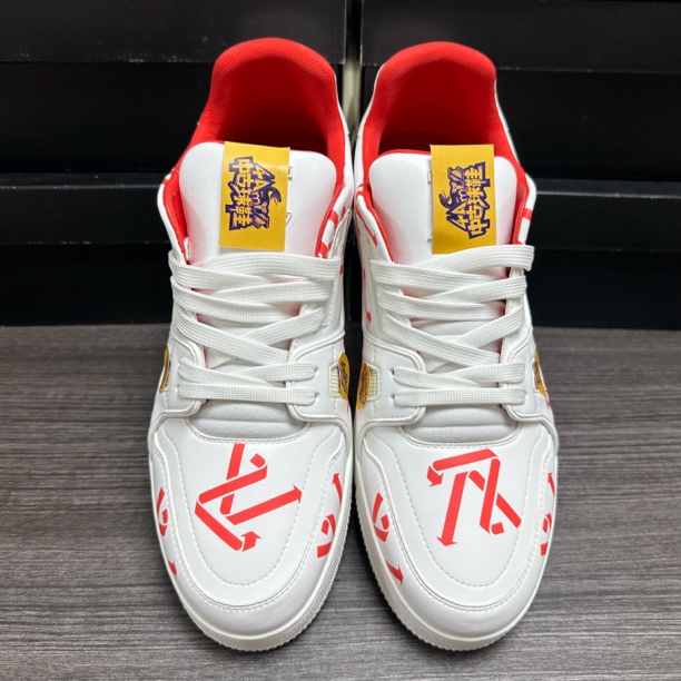 trainer白红 43.5码原盒 全新鞋