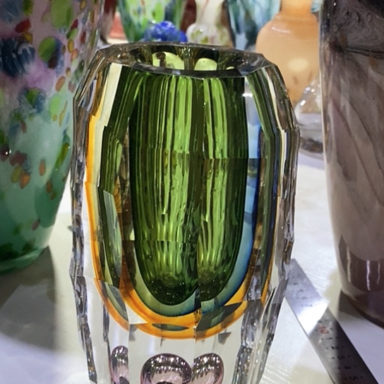 琉璃高度21厘米三色反应水晶琉璃花瓶