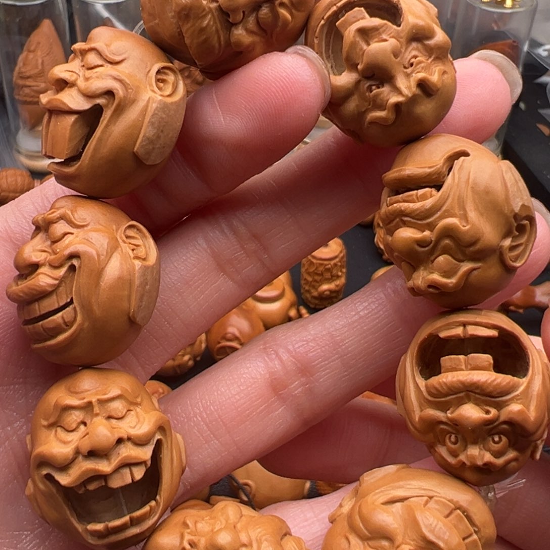 如***林吊坠橄榄核表情包一条