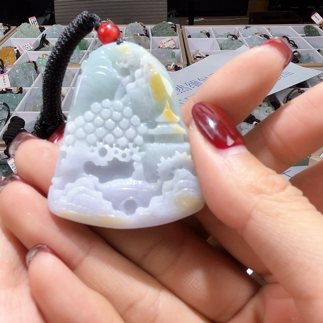 翡翠颈饰未镶嵌翡翠