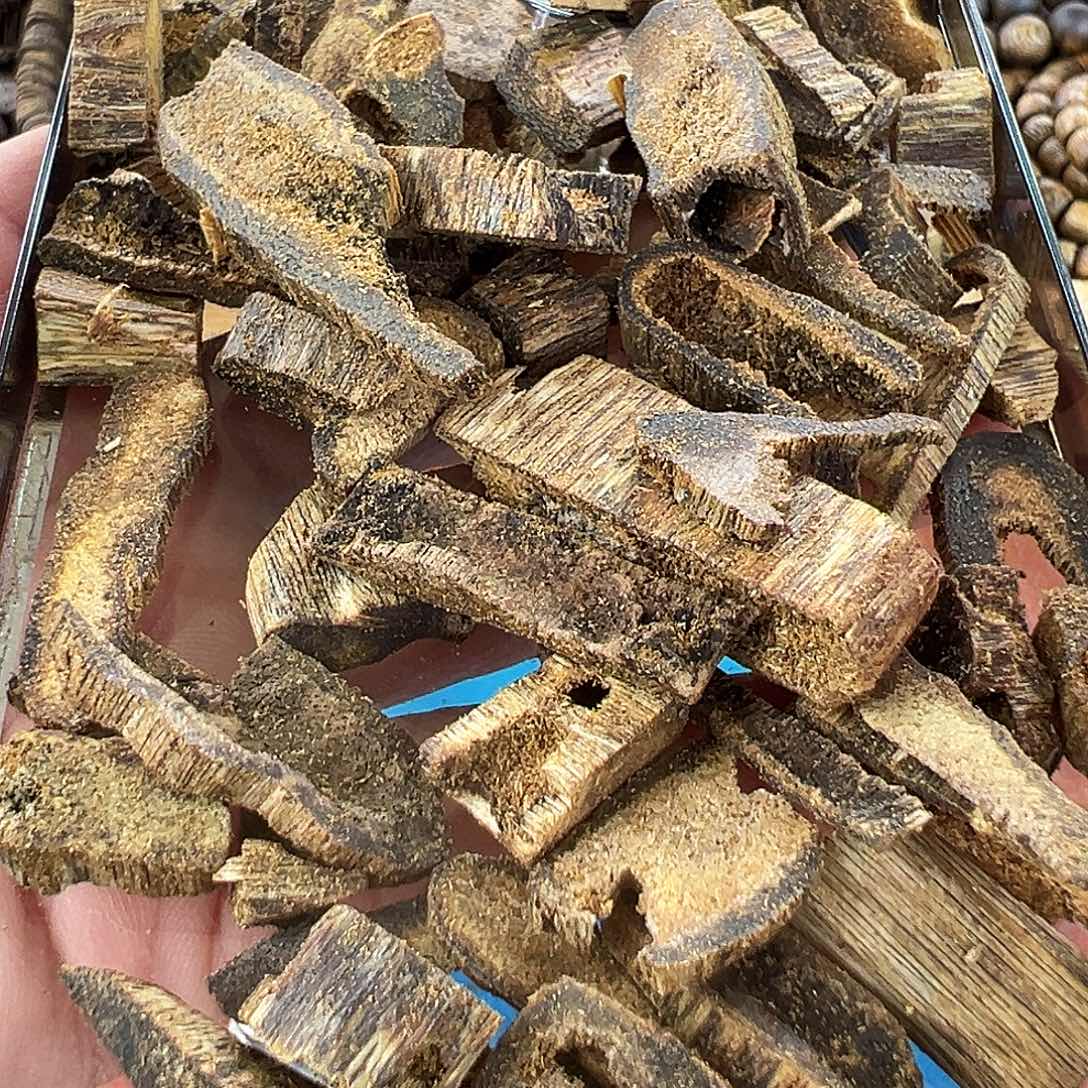 沉香沉香碎屑一代苗原材料老乌身50g