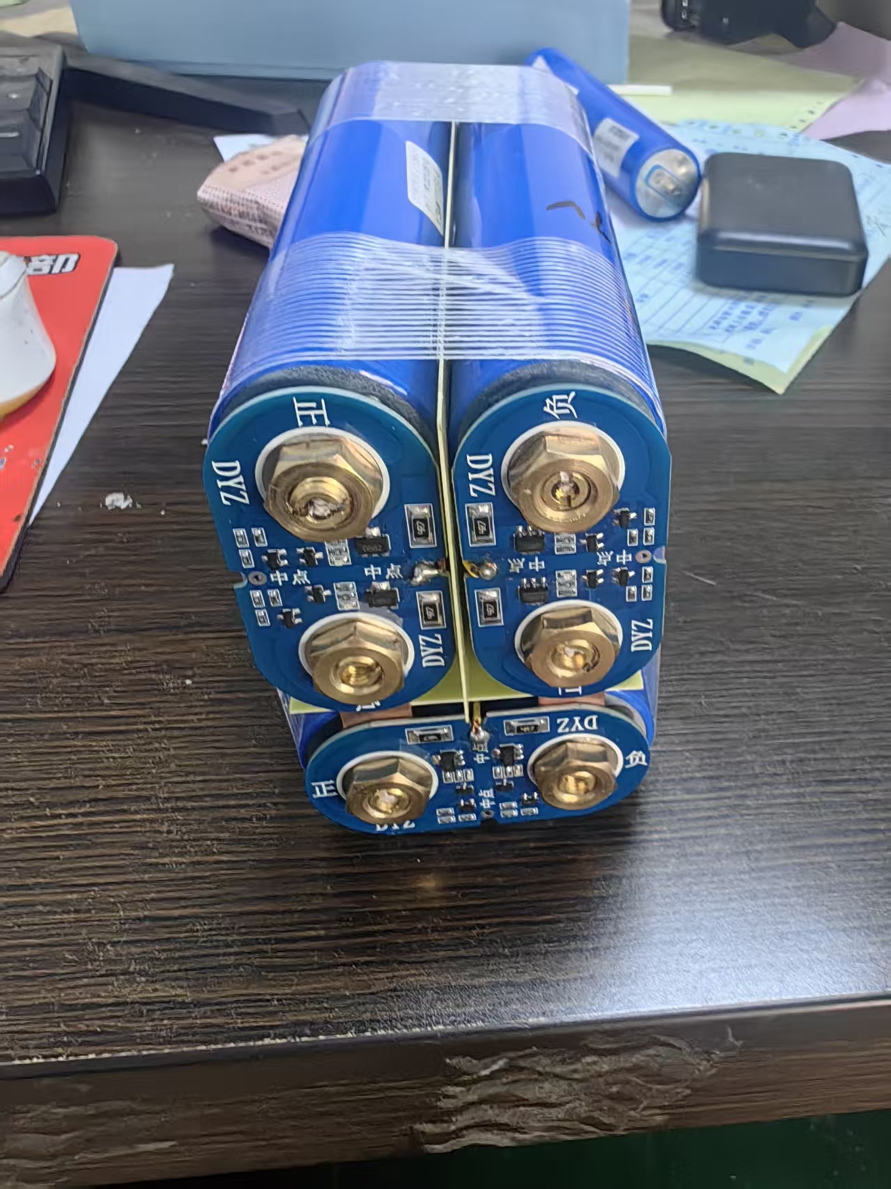 小蓝6只 15.2V半成品 不含充电器 如图