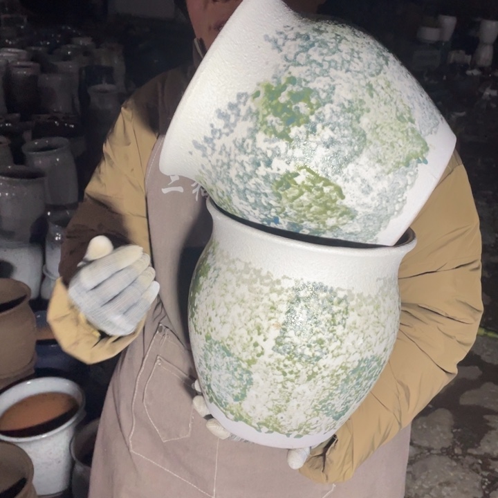紫砂花盆口21高24瑕疵瑕疵