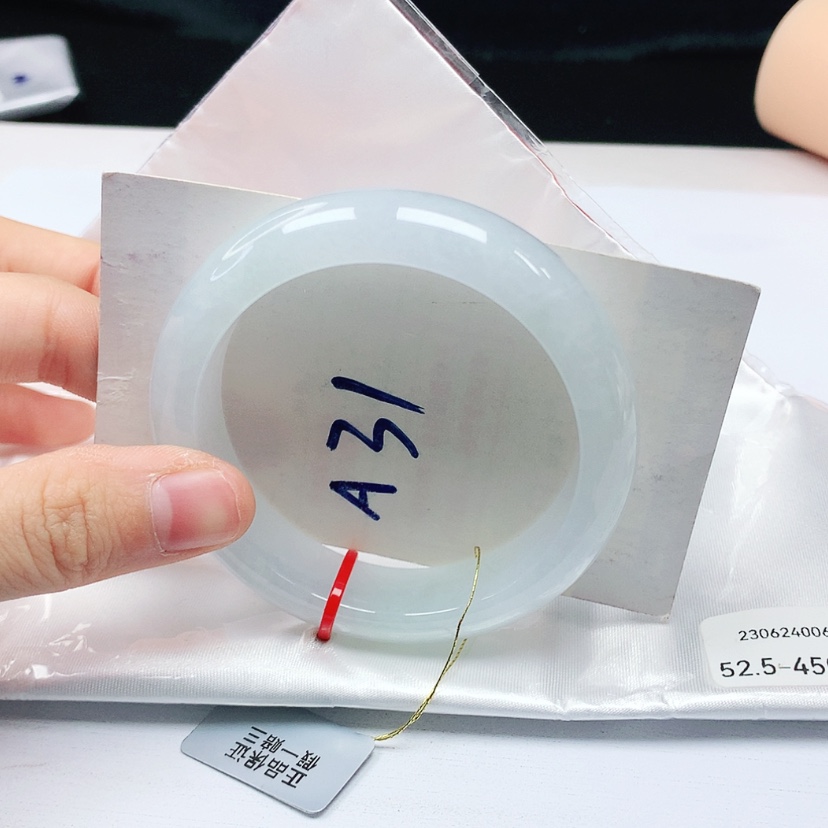 【闪购商品】翡翠手镯未镶嵌天然缅甸a货手镯52+