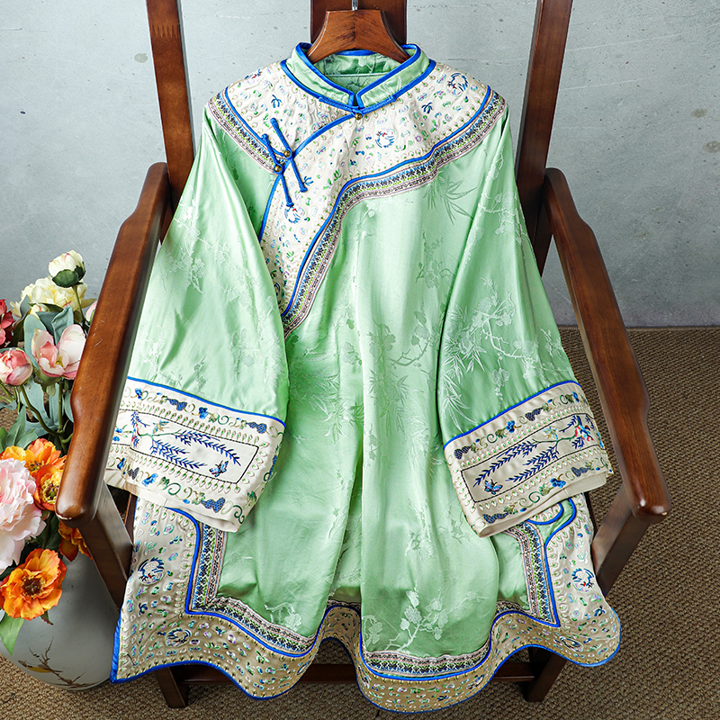 新款刺绣古董衣太太服