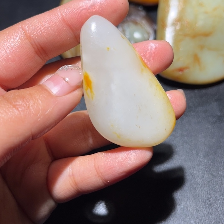 和田玉未镶嵌珠宝奇石
