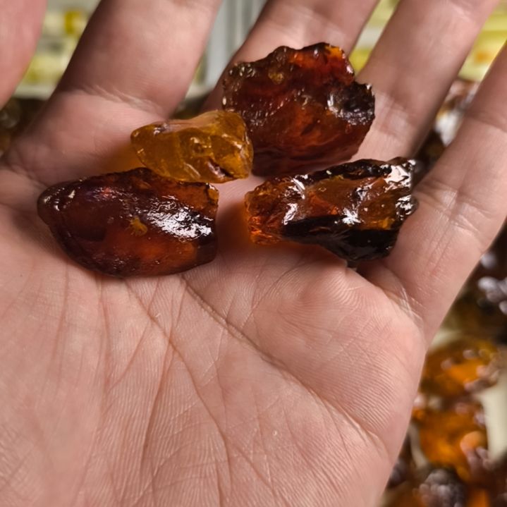 十***三琥珀未镶嵌珠宝奇石