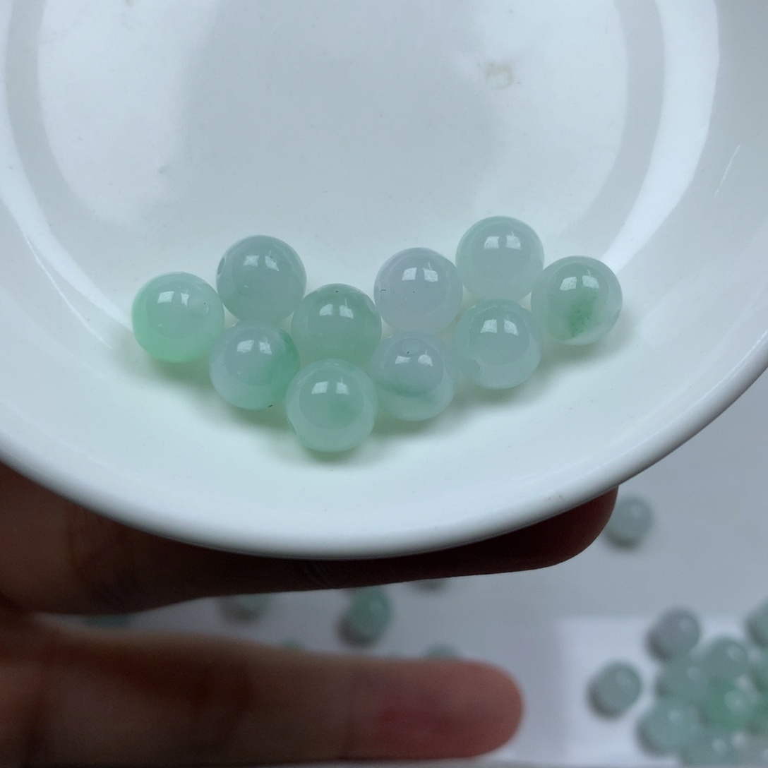 翡翠颈饰未镶嵌卡7➕。10颗