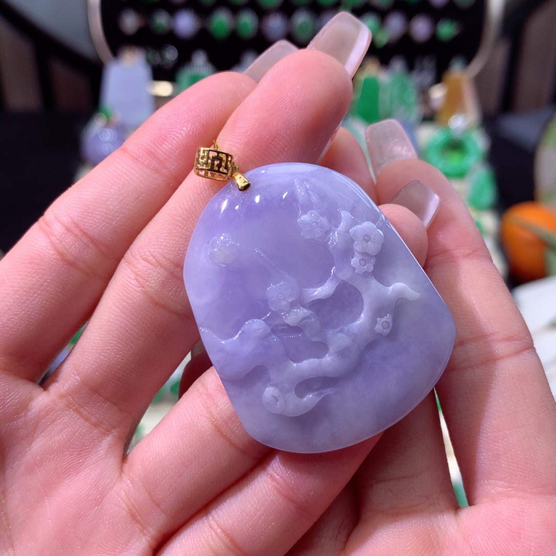 翡翠颈饰18K金镶嵌翡翠