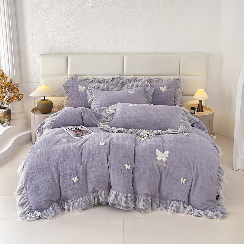 2025新款加厚雕花牛奶绒四件套